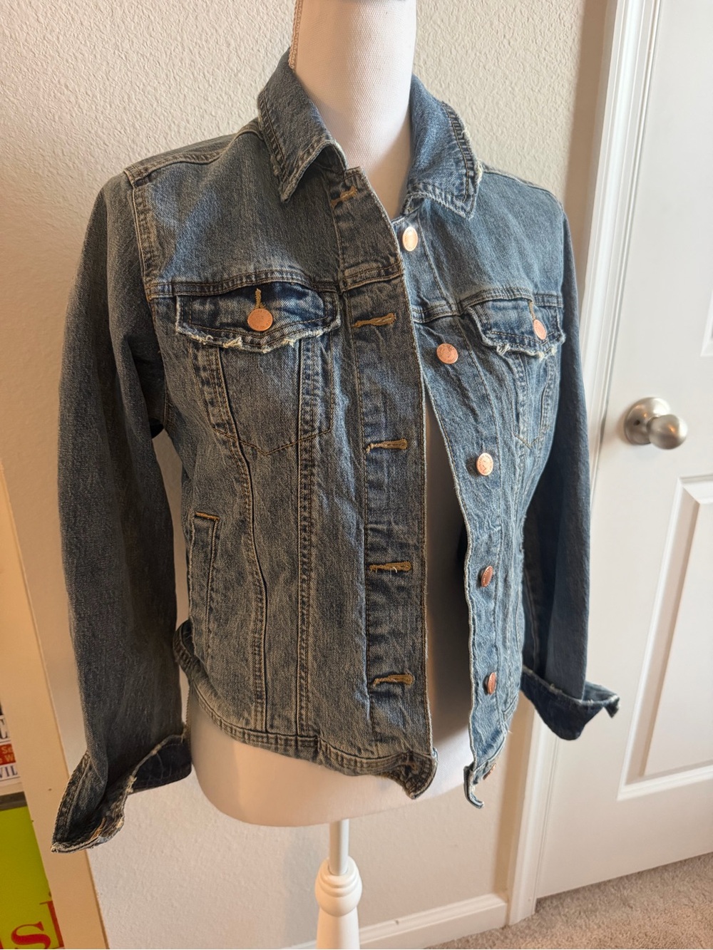 Universal Thread Classic Blue Denim Jacket - Women's Casual Jean Coat Oversized